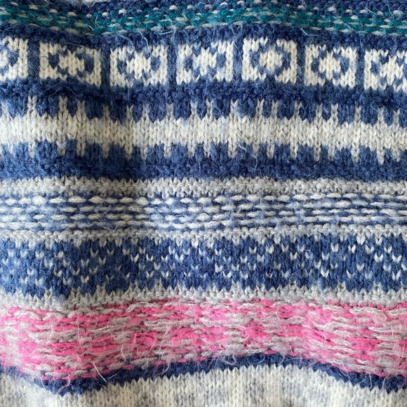 Urban Outfitters Cozy Winter Sweater Size Medium - Picture 2 of 2